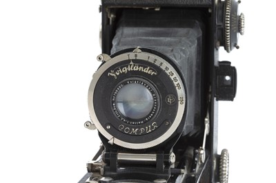 Lot 261 - A Voigtlander Prominent 6x9 Rangefinder Camera