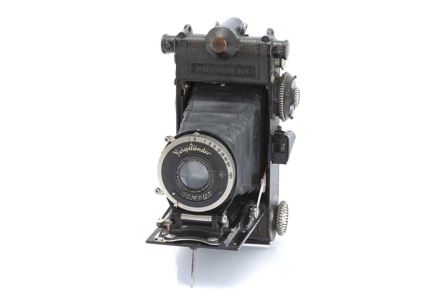 Lot 261 - A Voigtlander Prominent 6x9 Rangefinder Camera