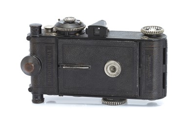 Lot 261 - A Voigtlander Prominent 6x9 Rangefinder Camera