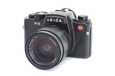 Lot 85 - A Leica R5 SLR Camera Outfit