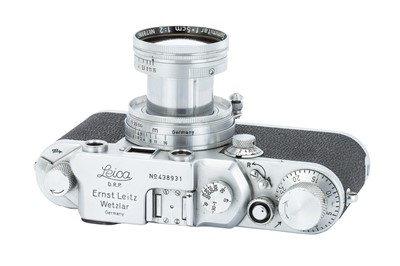 Lot 22 - A Leica IIIc 'Sharkskin' Rangefinder Camera