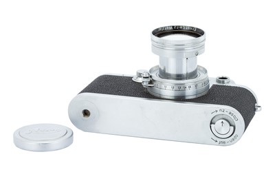 Lot 22 - A Leica IIIc 'Sharkskin' Rangefinder Camera