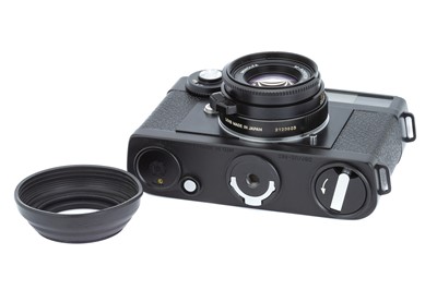 Lot 57 - A Leica CL Rangefinder Camera