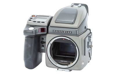 Lot 267 - A Hasselblad H1 Body + Prism