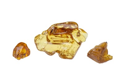 Lot 560 - A Collection of Natural Amber