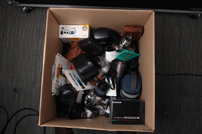 Lot 785 - A Selection of Photographic Items