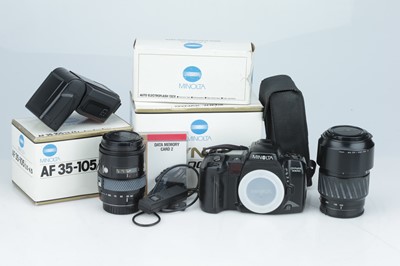 Lot 509 - A Minolta Dynax 700si 35mm SLR Outfit