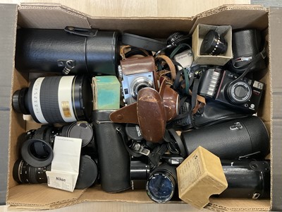 Lot 936 - A Mixed Selection of Photographic Items