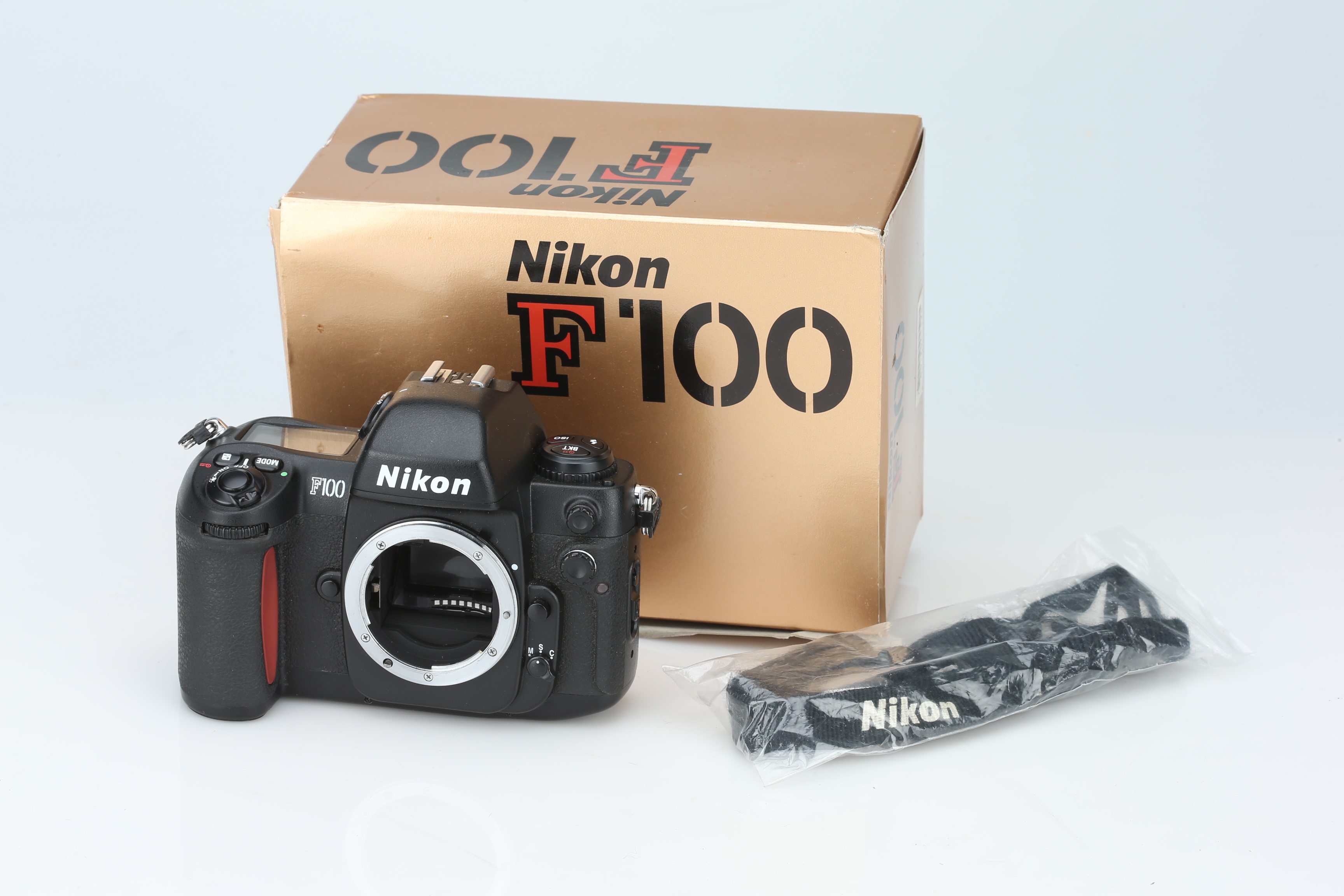 Lot 444 - A Nikon F100 35mm SLR Camera,