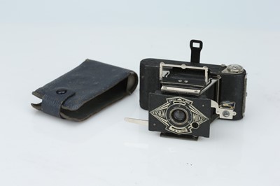 Lot 782 - An Ensign Midget Rollfilm Camera