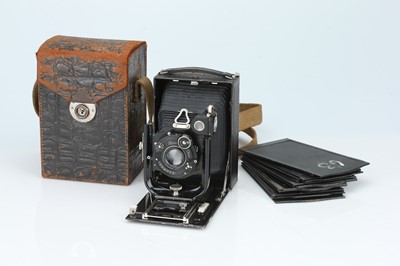 Lot 619 - A Zeiss Ikon Maximar Folding Plate Camera