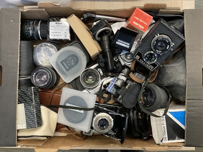 Lot 921 - AMixed Selection of Photographic Items