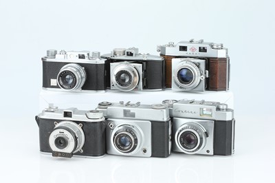 Lot 909 - A Selection of 35mm Cameras