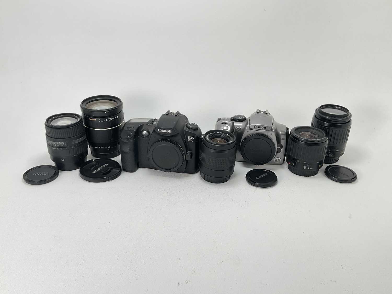 Lot 768 - A Selection of Cameras & Lenses