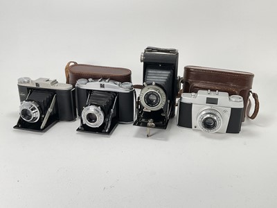 Lot 763 - A Selection of Cameras