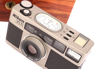 Lot 1162 - A Nikon 35Ti Compact Camera