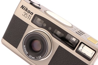 Lot 1163 - A Nikon 35Ti Compact Camera