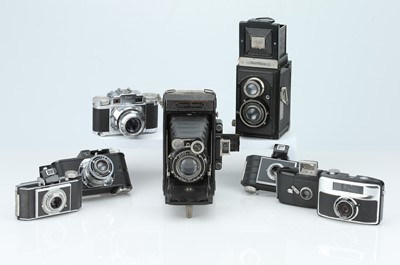 Lot 762 - A Mixed Selection of Cameras