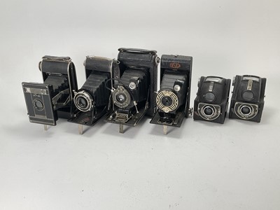 Lot 722 - A Selection of Mediumf Format Cameras