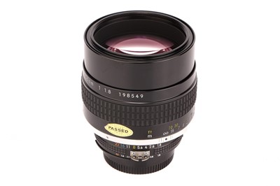 Lot 1166 - A Nikon Nikkor Ais f/1.8 105mm Lens