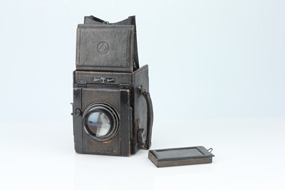 Lot 646 - A Thornton Pickard Junior Special Ruby Reflex Camera