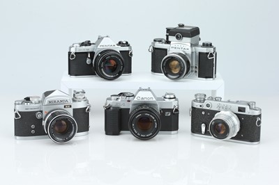 Lot 561 - A Selection of 35mm Cameras