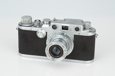 Lot 363 - A Leica IIIc 'Sharkskin' Rangefinder Camera