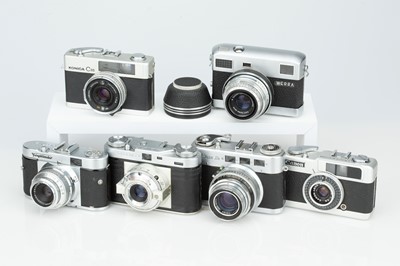 Lot 572 - A Selection of Various Cameras