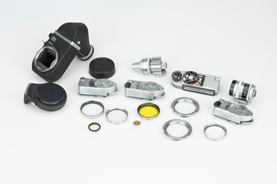 Lot 399 - A Selection of Leica Rangefinder Accessories