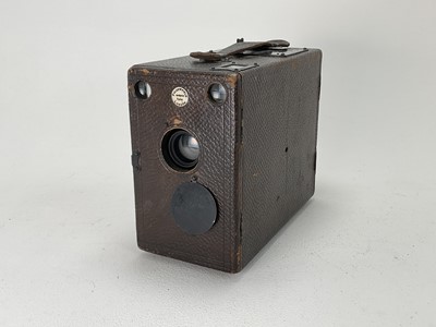 Lot 697 - An ‘Improved Rapide’ Box Type Camera