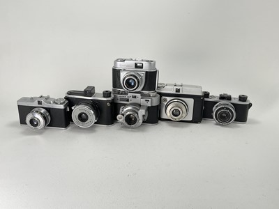 Lot 529 - A Selection of 35mm Cameras