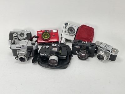 Lot 759 - A Selection of Cameras