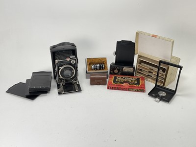 Lot 947 - A Selection of Camera Accessories