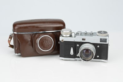 Lot 524 - A GOMZ Leningrad 35mm Rangefinder Camera