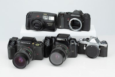 Lot 484 - A Selection of Pentax 35mm Cameras