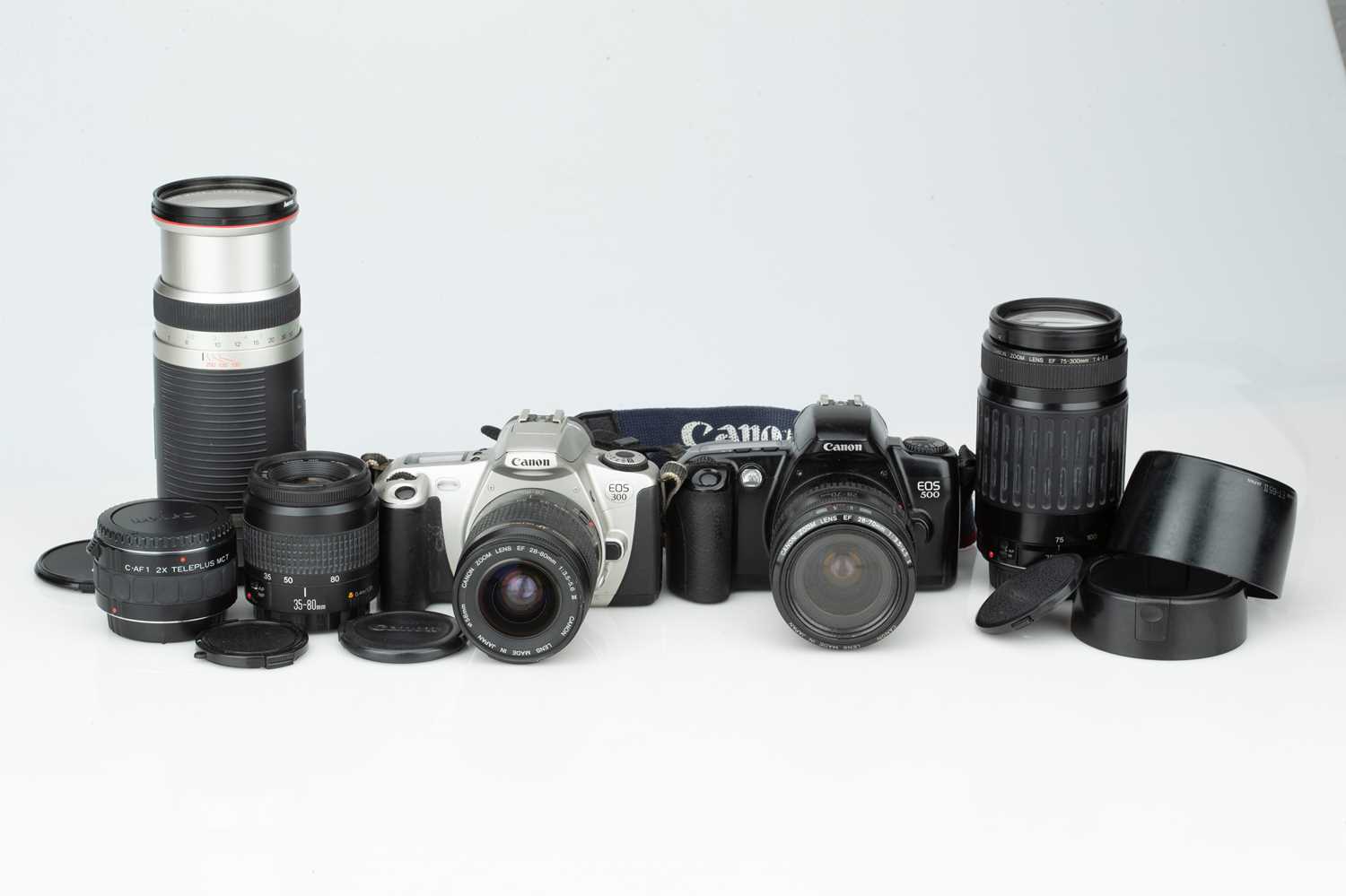 Lot 543 - A Selection of Canon EOS 35mm Cameras & EF Lenses