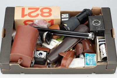 Lot 731 - A Mixed Selection of Cameras & Accessories