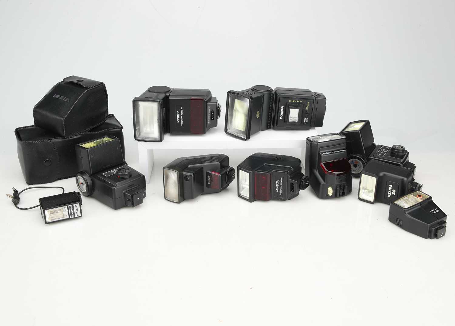 Flash Unit Boxes Lot 852 - A Large Selection of Flash Units,