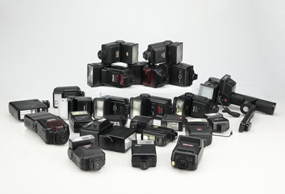 Lot 852 - A Large Selection  of Flash Units