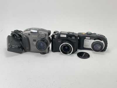 Lot 709 - A Selection of Digital Compact Cameras