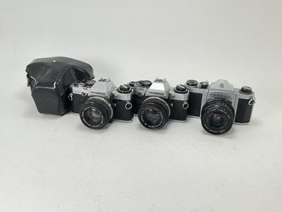 Lot 594 - A Selection of 35mm SLR Cameras