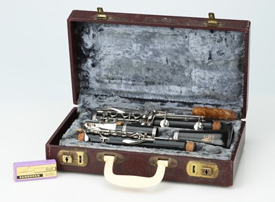 Lot 164 - A Boosy & Hawkes Regent Clarinet Outfit