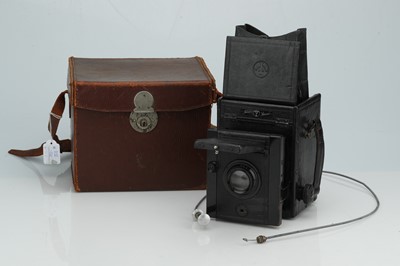 Lot 683 - A Thornton Pickard Junior Special Ruby Reflex Camera