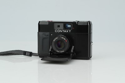 Lot 582 - A Contax T Rangefinder Compact 35mm Camera