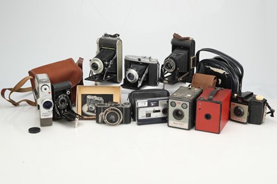 Lot 718 - A Selection of Cameras