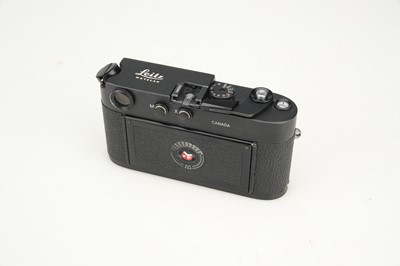 Lot 376 - A Leica M4-2 35mm Rangefinder Camera