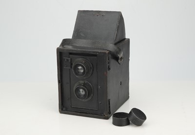 Lot 719 - A Ross Portable Dividing Twin Lens Camera