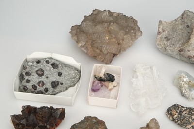 Lot 215 - Collection of unlabelled Minerals & Geological Samples