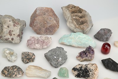 Lot 215 - Collection of unlabelled Minerals & Geological Samples