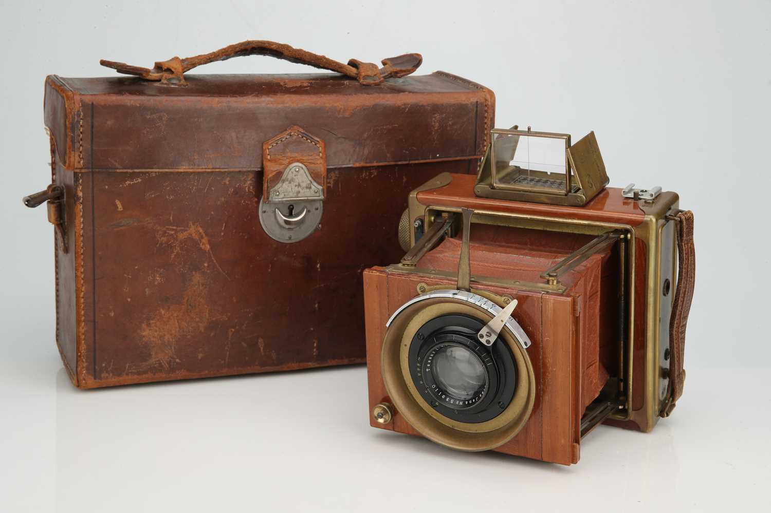 Lot 687 - An Ernemann Tropical Klapp Camera